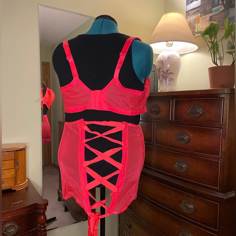 Savage x Fenty SHEER X DEMI SPACER BRA 46DD & LACE UP SKIRT SET 3X, red-pink